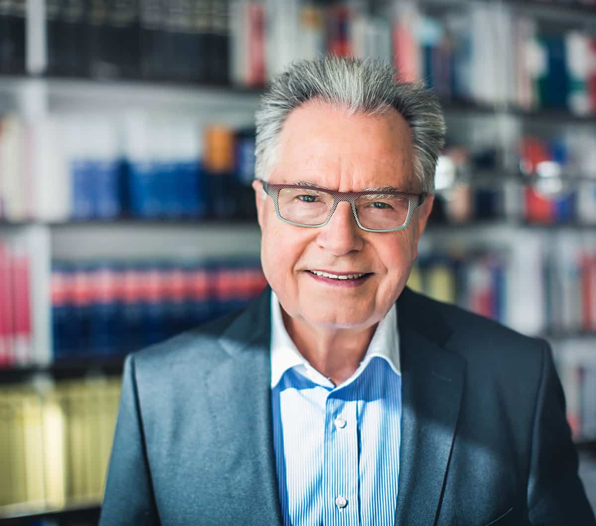 Porträt Rechtsanwalt Dr. jur. Ulrich Schnorrenberg